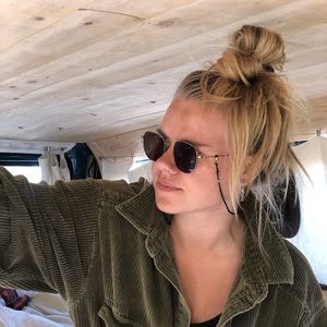 Meet your Posher, Charlotte